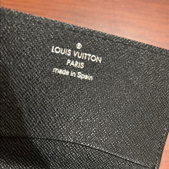 Louis Vuitton Taiga Leather Card Holder - Picture 7 of 9